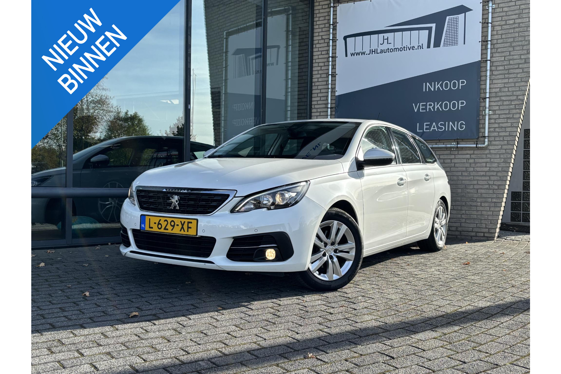 Peugeot 308 SW 1.2 *110PK*ECC*NAVI*CAM*HAAK*CRUISE*CARPLAY*